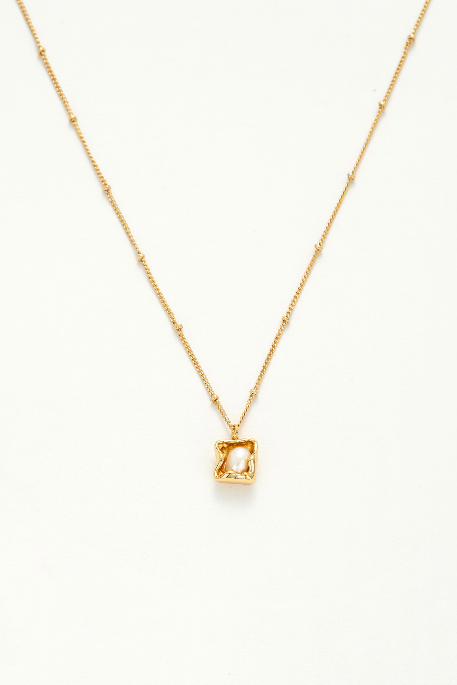 Luxe Encased Pearl Necklace